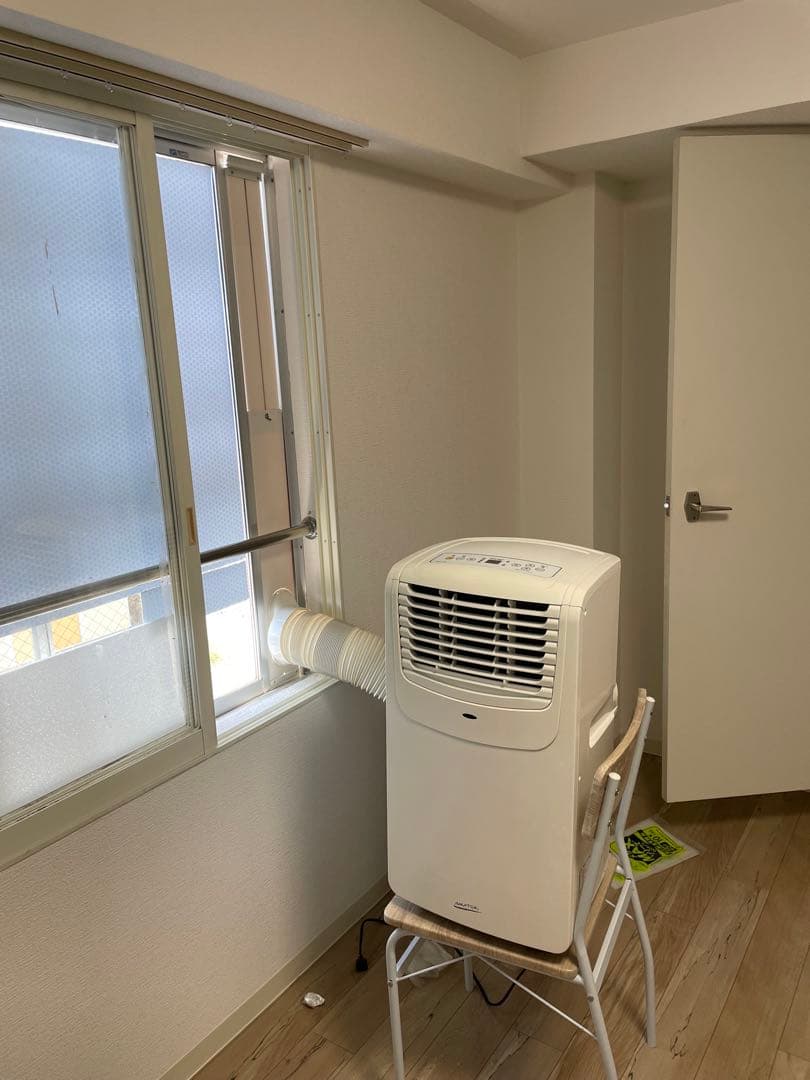 窓用エアコン ホワイト 排気ダクト付き