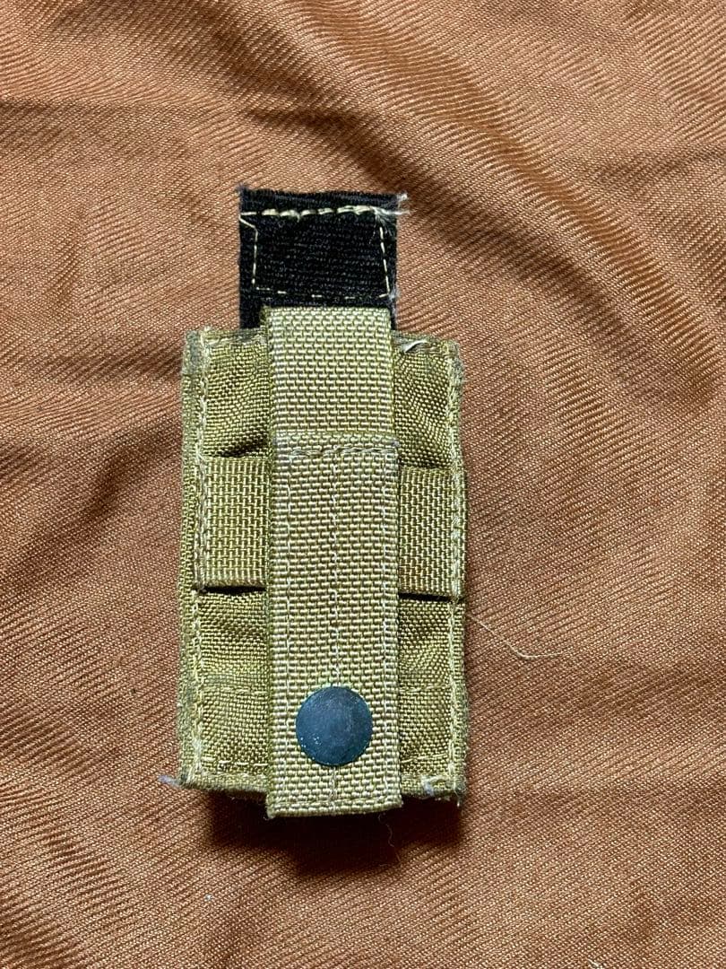 実物eagle製mlcs m4トリプルマガジンポーチ＆ピストルマグポーチ