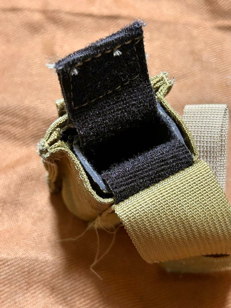 実物eagle製mlcs m4トリプルマガジンポーチ＆ピストルマグポーチ