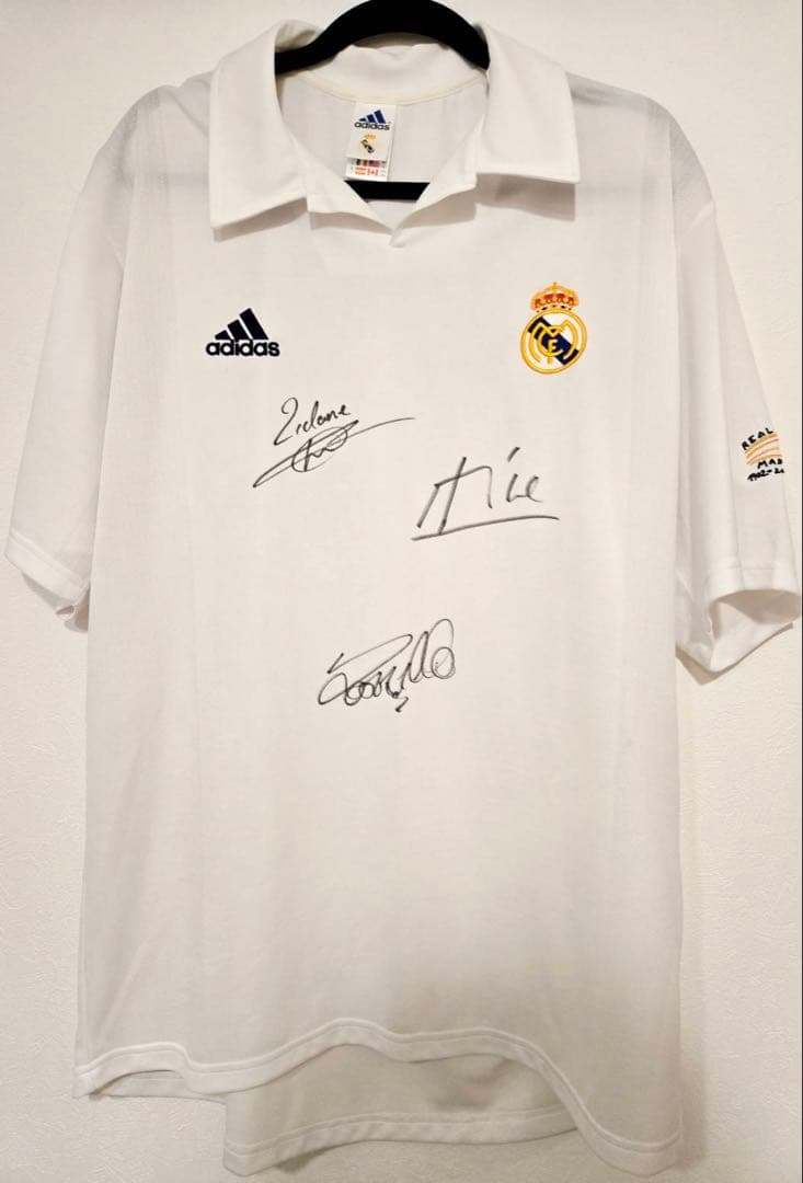 レアルマドリード（ロナウド、フィーゴ、ジダン）直筆サインユニフォーム GB社