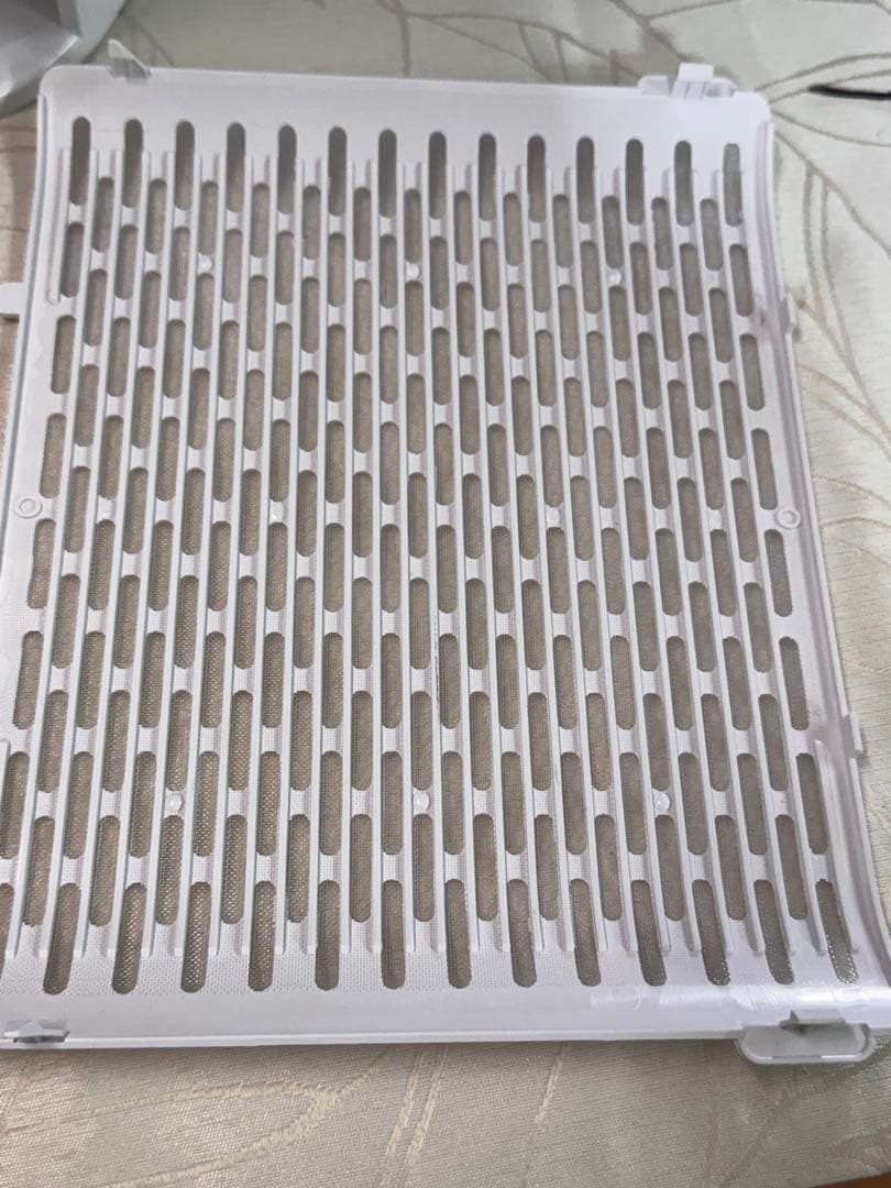 【美品】アイリスオーヤマ 衣類乾燥除湿機 IJD-150-W本体のみ