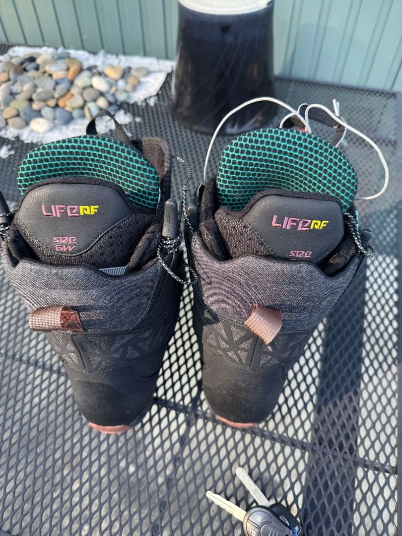 バートンシュープリームアジアンフィット23センチ