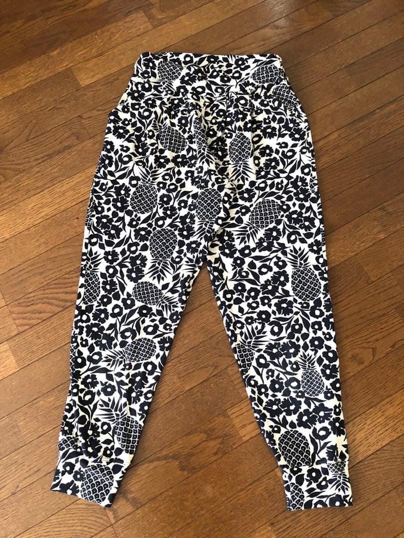 Linda Works リンダワークス ヨガレギンス　バニラスカイ パイナップル