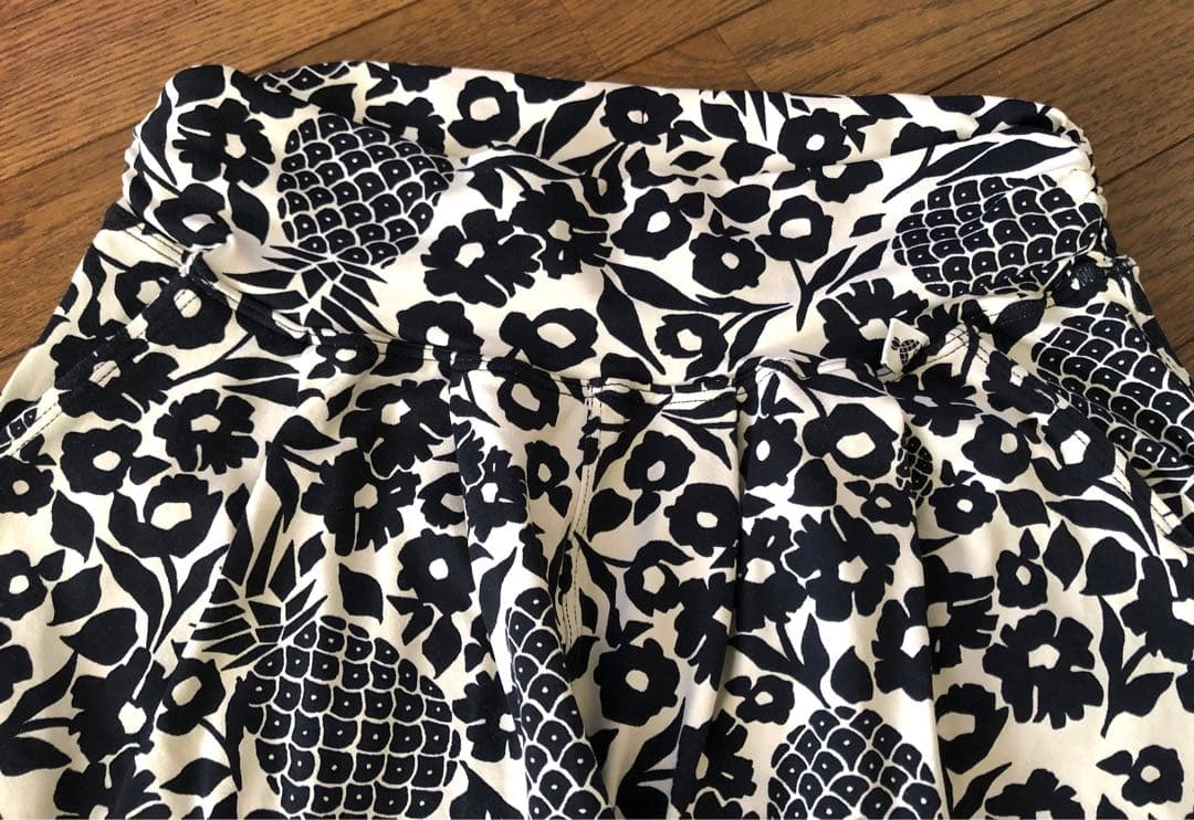 Linda Works リンダワークス ヨガレギンス　バニラスカイ パイナップル