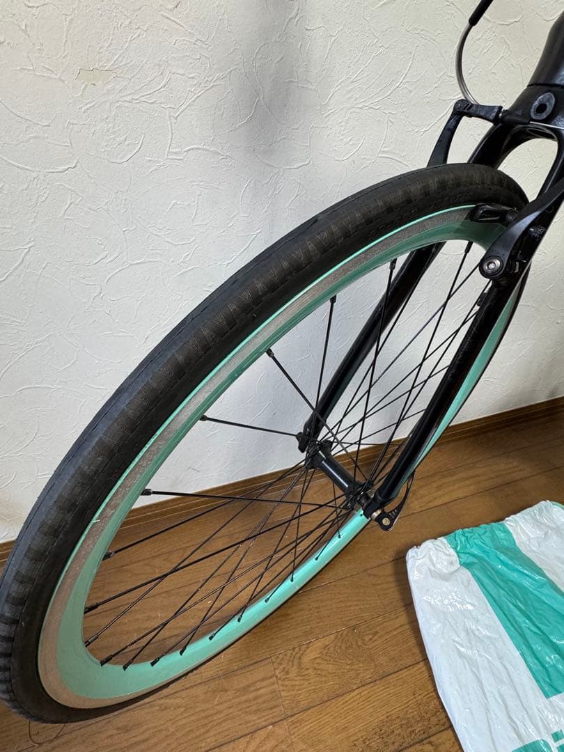 Bianchi クロスバイク　ローマ4 700 x 28C 60 50cm