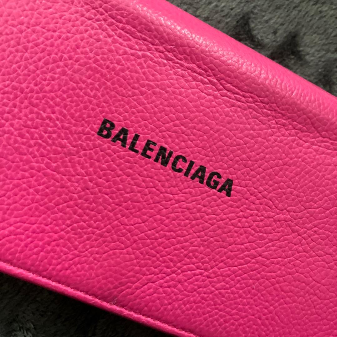 長財布　ピンク　折財布　レディーズ　バレンシアガ