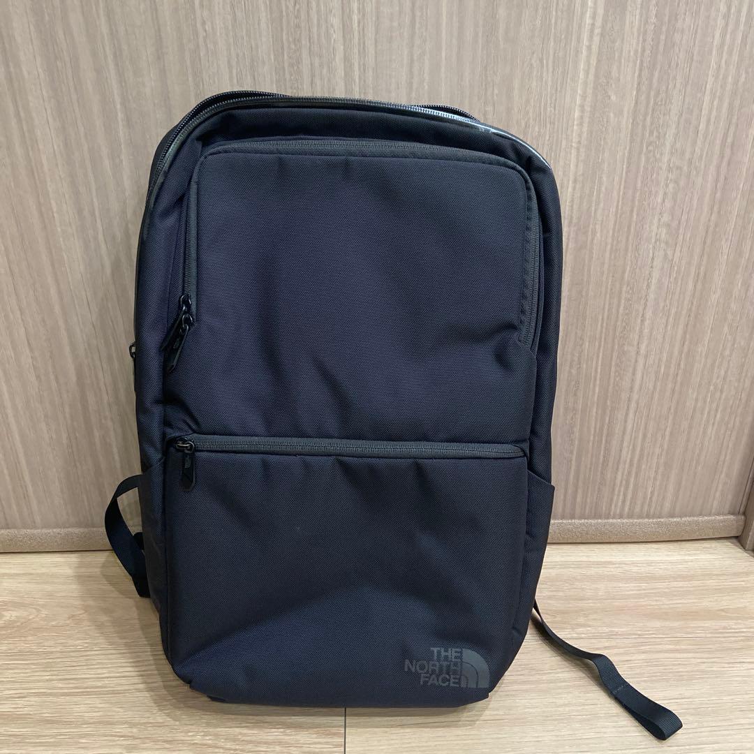 シャトルデイパックスリム ノースフェイス