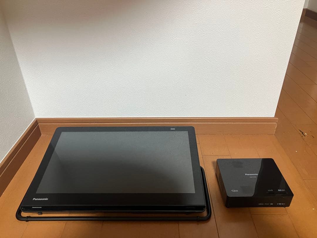 Panasonic ポータブルテレビ UN-15L12H 15インチ　ビエラ