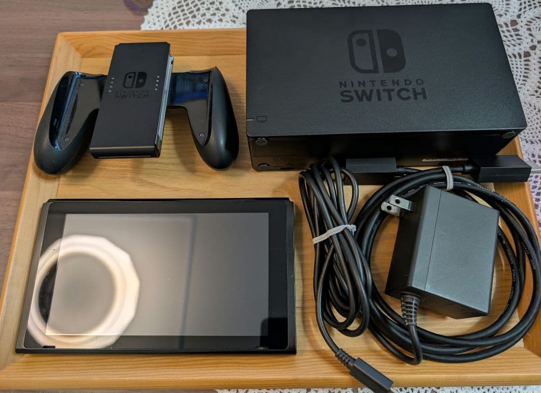 Nintendo Switch 本体 ドック Joy-Conグリップ付き可動品