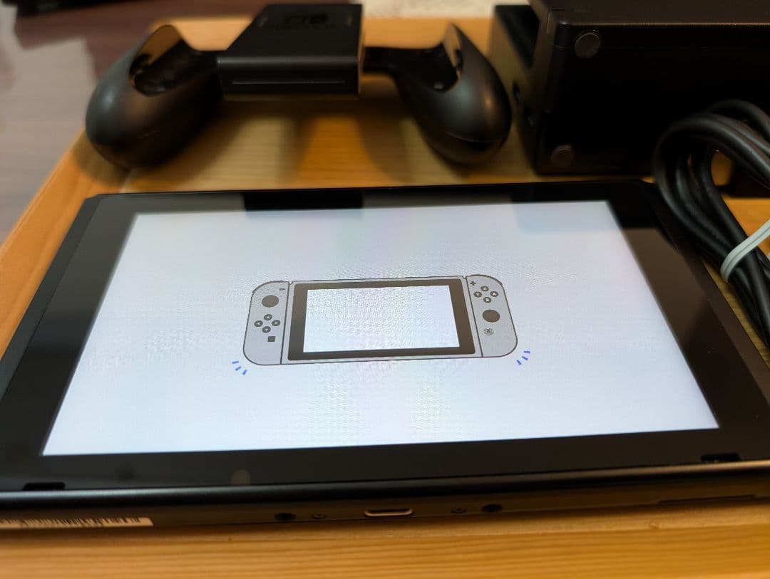 Nintendo Switch 本体 ドック Joy-Conグリップ付き可動品