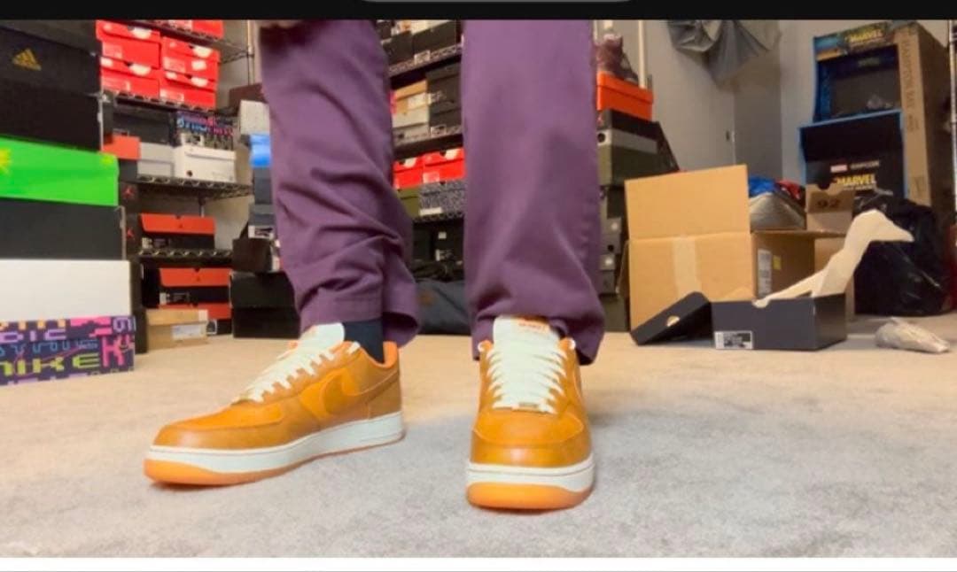 Air Force 1 Low '07 LV8 限定　メンズ25、レディ25.5