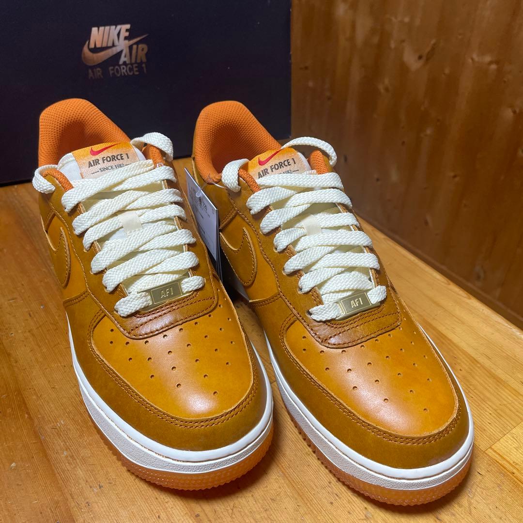 Air Force 1 Low '07 LV8 限定　メンズ25、レディ25.5