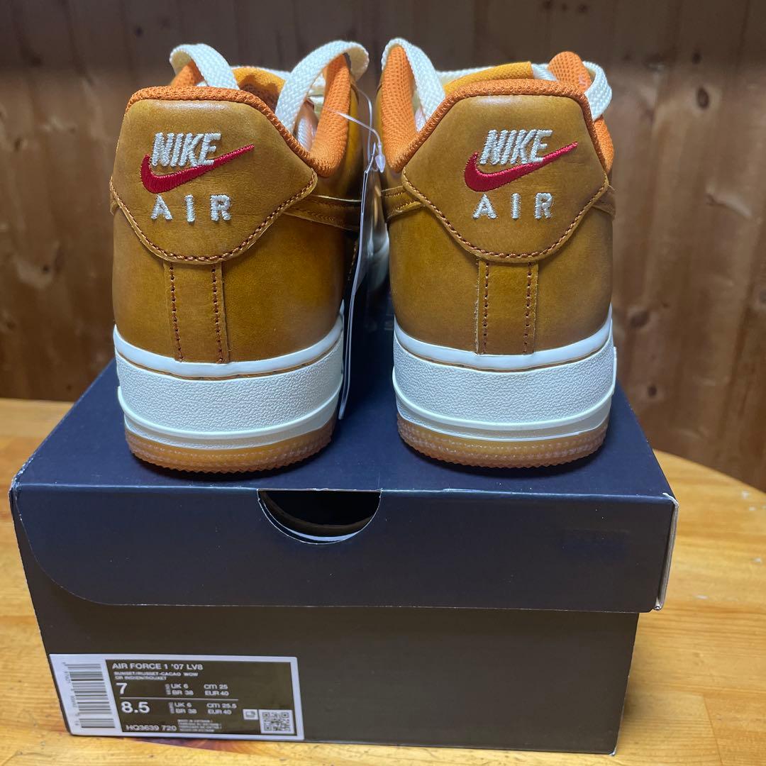 Air Force 1 Low '07 LV8 限定　メンズ25、レディ25.5
