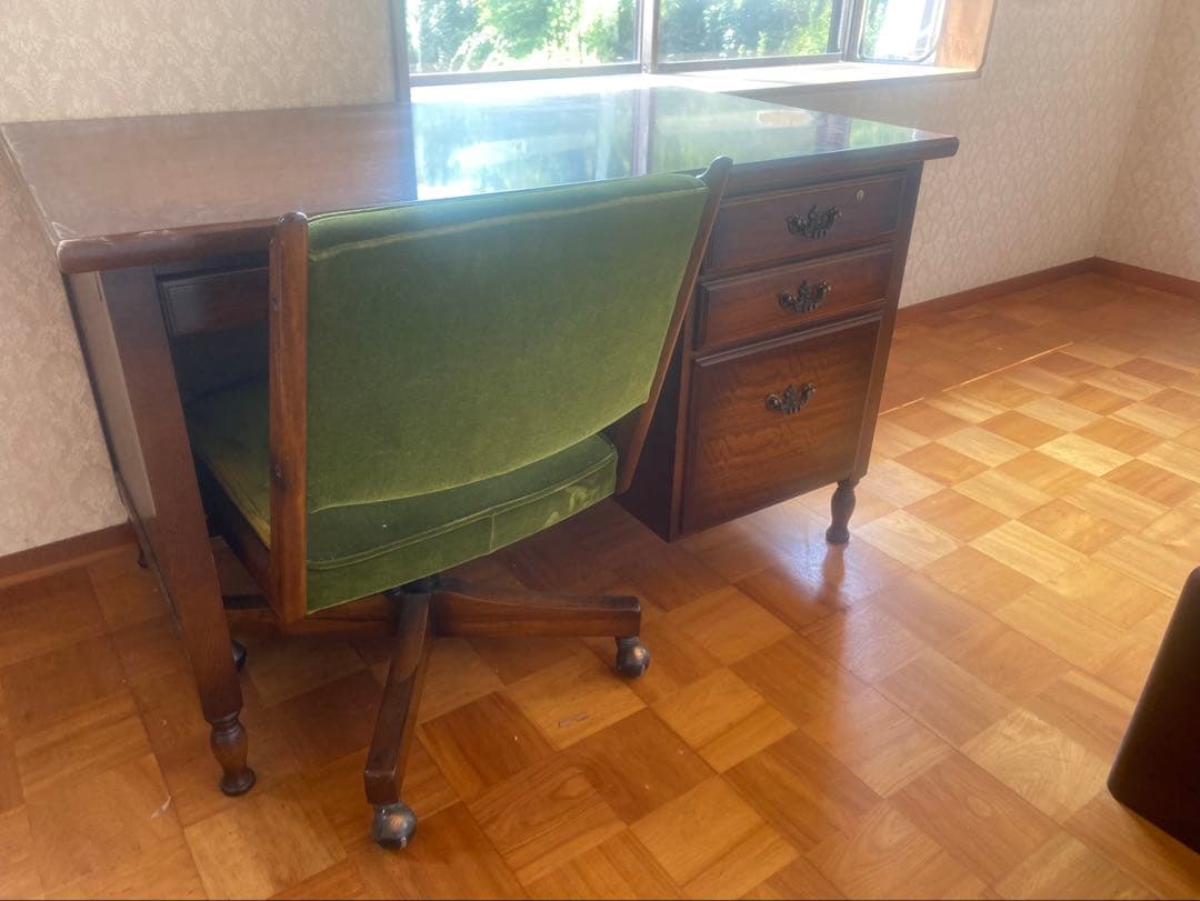 【マリリン】木製デスクと緑色の椅子セット