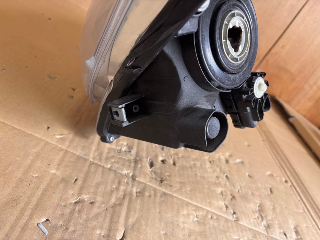 トヨタ　カローラフィールダー KOITO 12-595 左　ヘッドライト