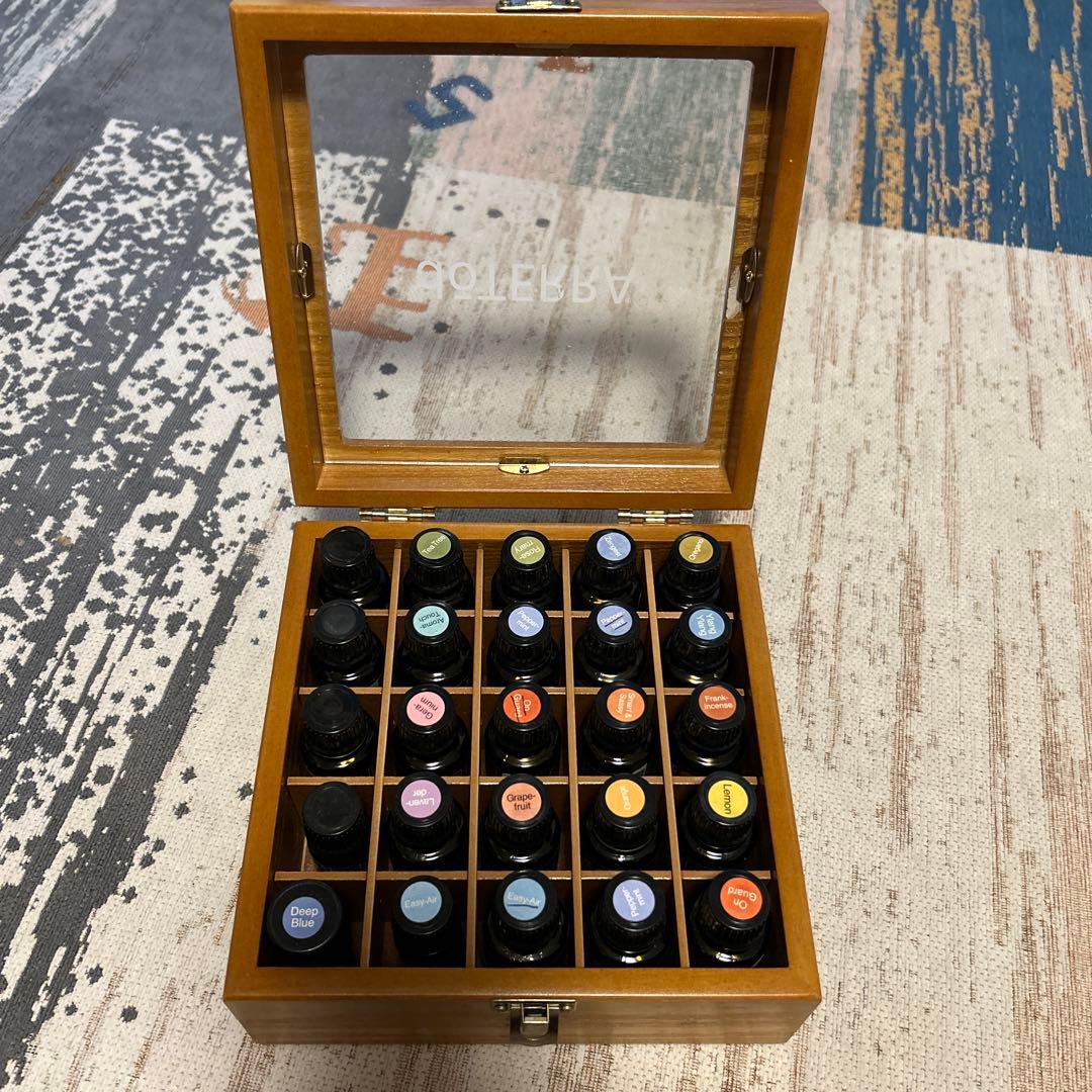 dōTERRA エッセンシャルオイル25本収納