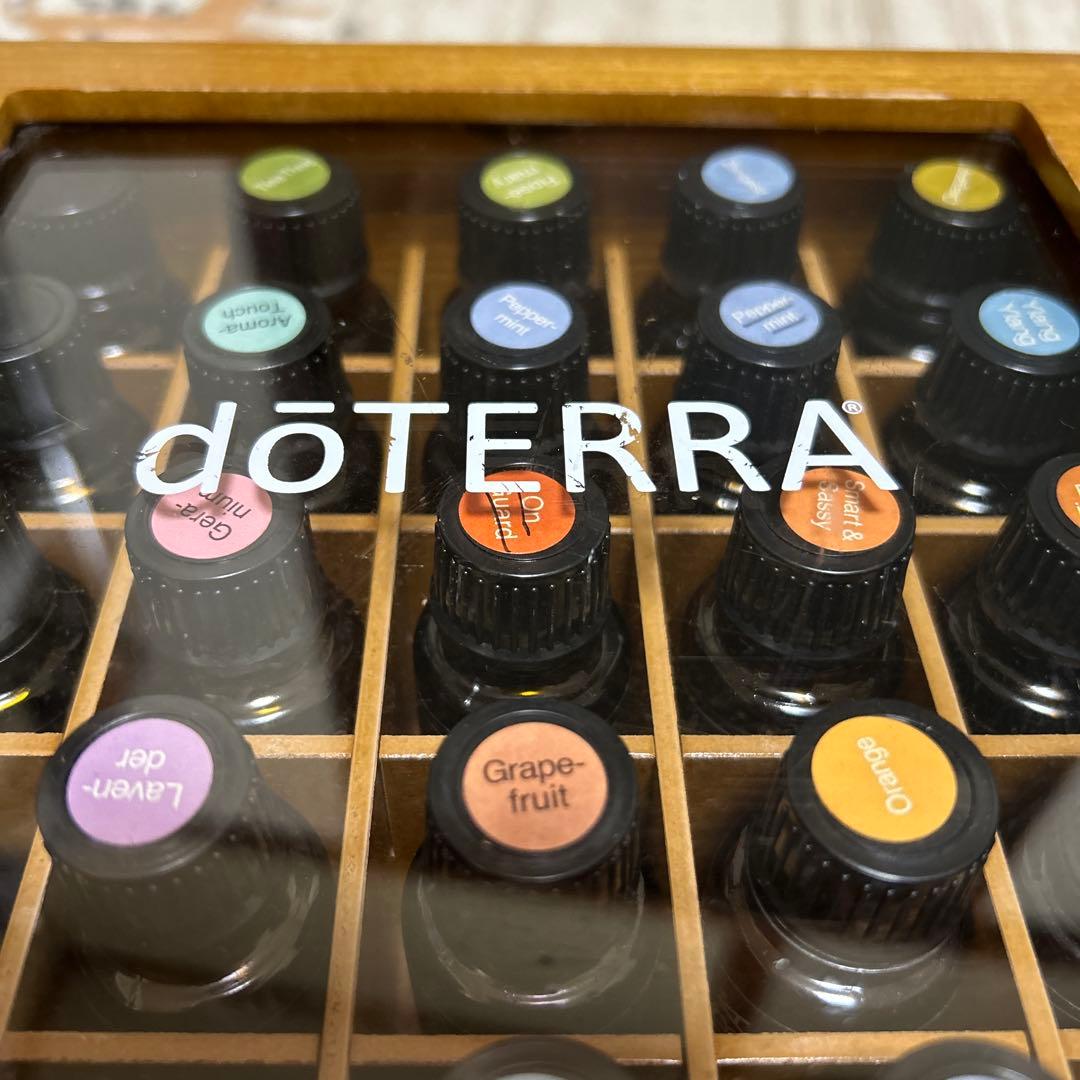 dōTERRA エッセンシャルオイル25本収納