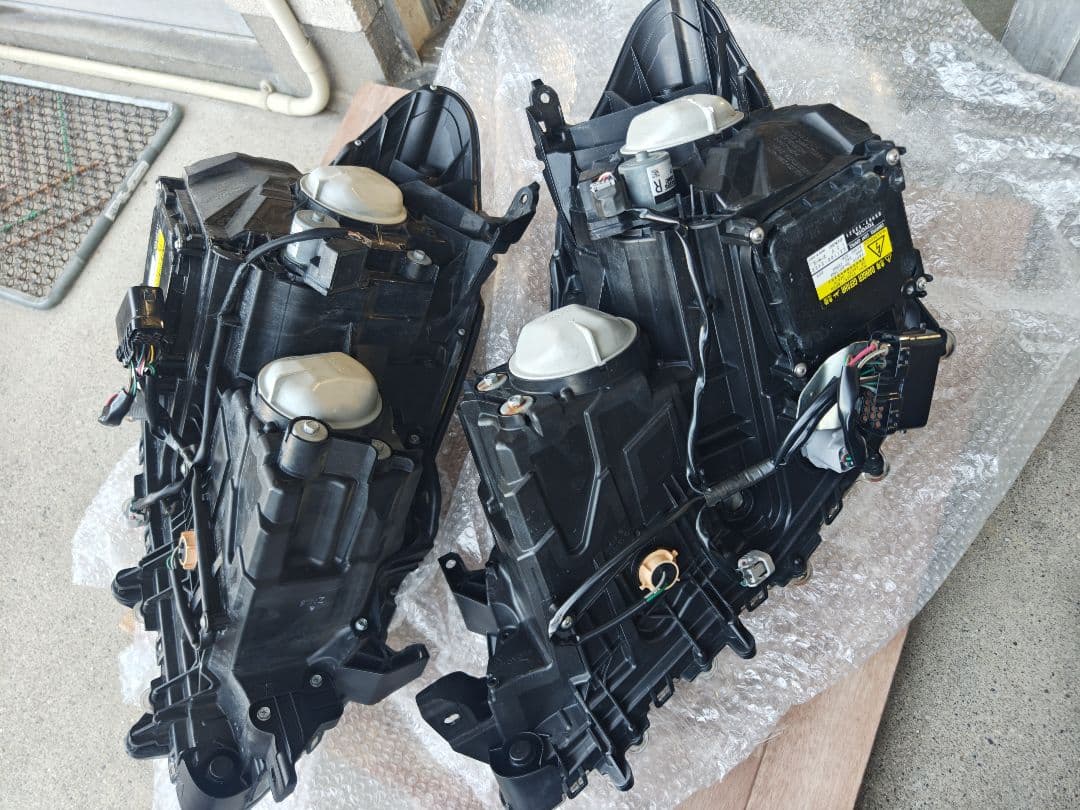 200系クラウン後期ヘッドライト　左右