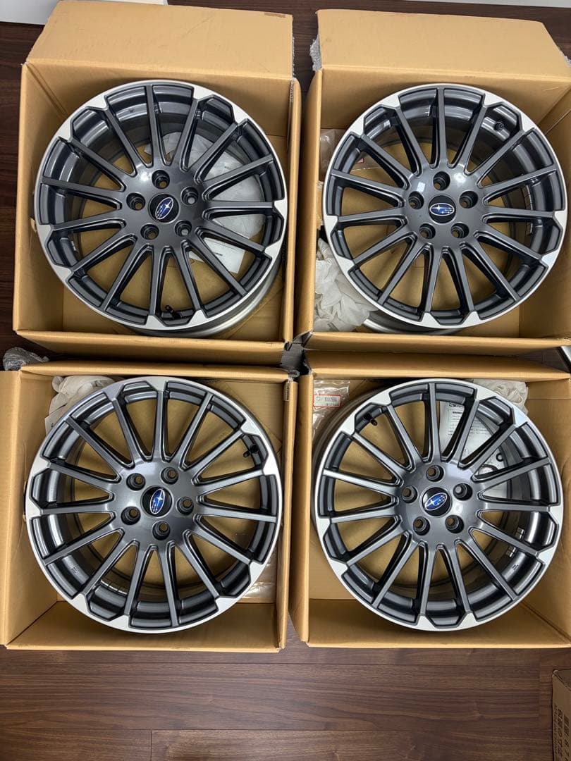 レヴォーグＶＭ系　純正１８インチホイール（新車外し）