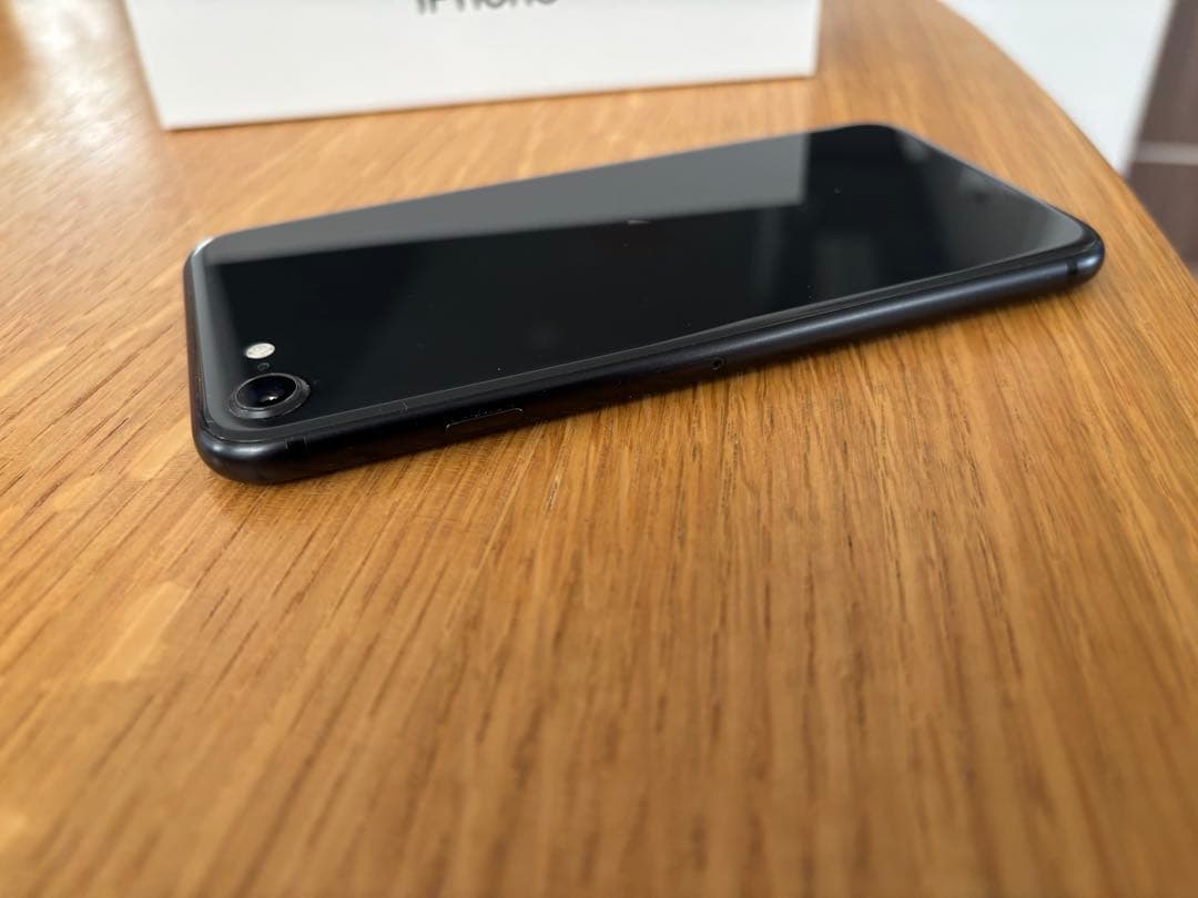 【美品】iPhoneSE 第2世代 128GB SIMフリー 箱イヤホン等備品付