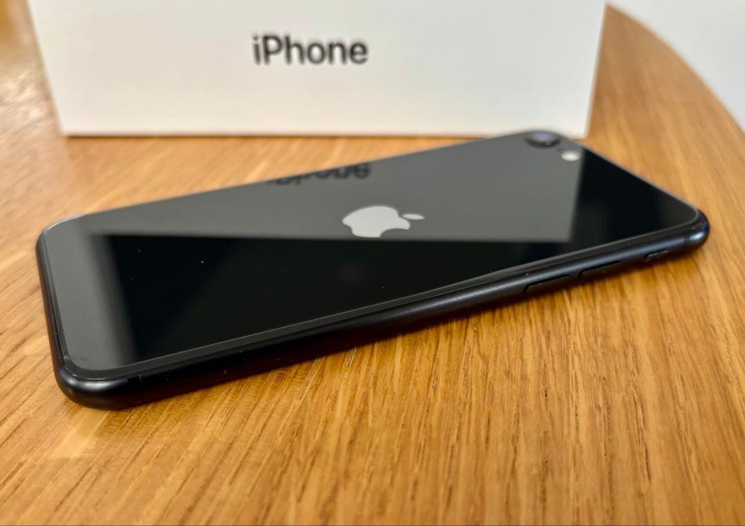 【美品】iPhoneSE 第2世代 128GB SIMフリー 箱イヤホン等備品付