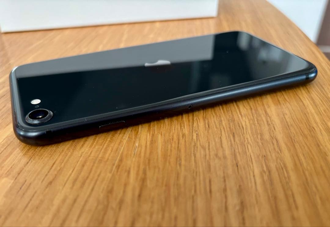 【美品】iPhoneSE 第2世代 128GB SIMフリー 箱イヤホン等備品付