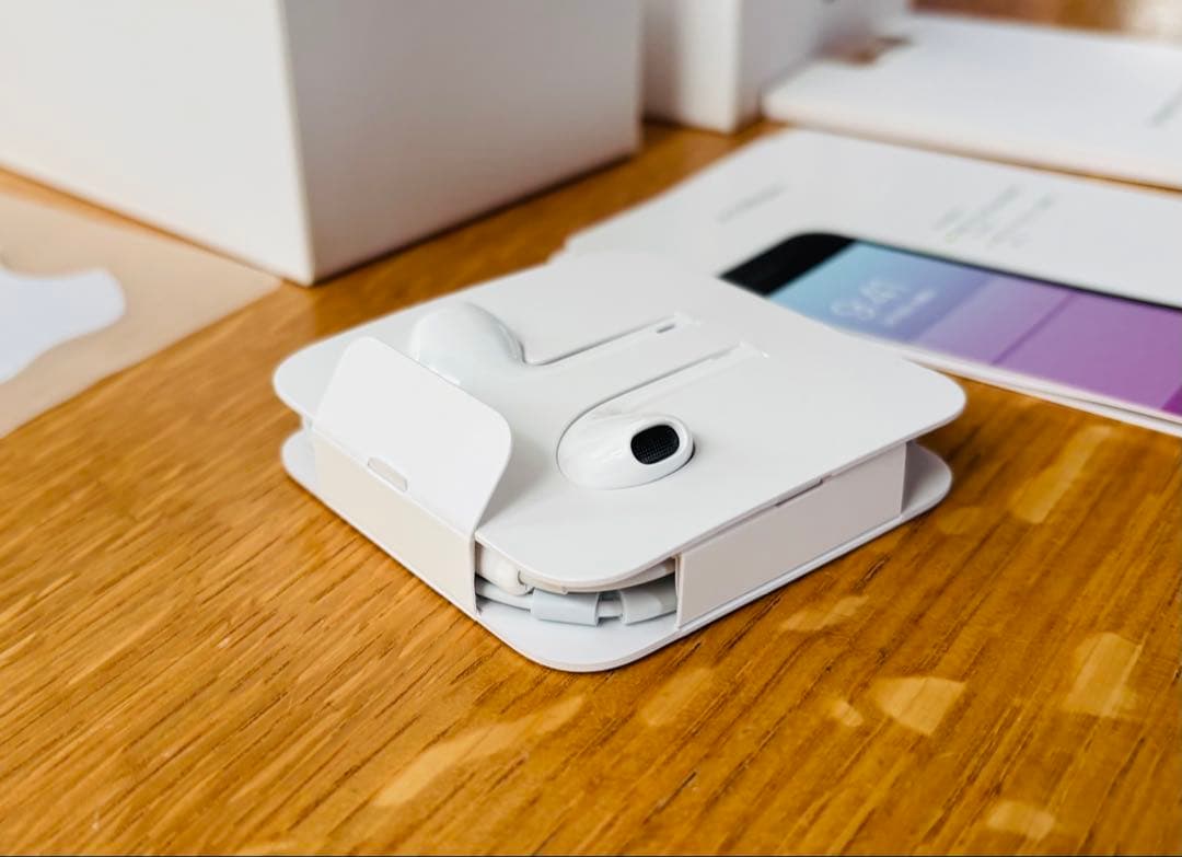 【美品】iPhoneSE 第2世代 128GB SIMフリー 箱イヤホン等備品付