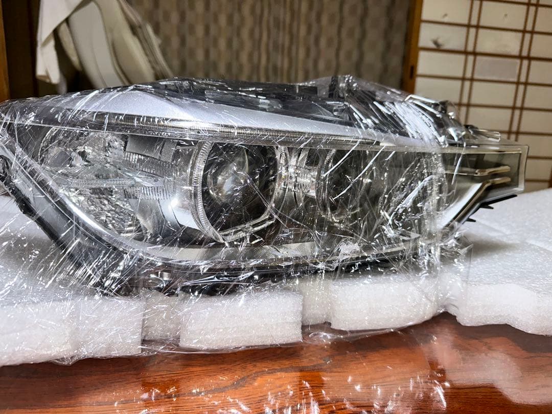 【ヒロ】HELLA製　F31 ヘッドライト