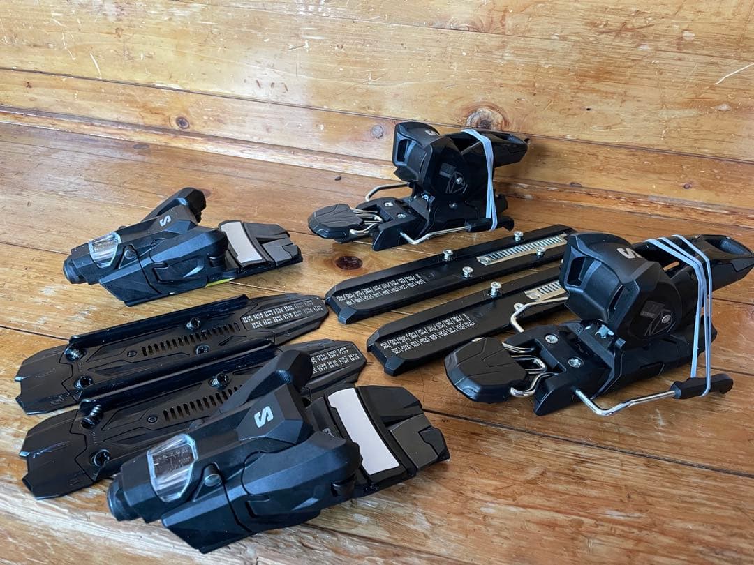 スキー SALOMON BINDINGS Strive 11 GW DEMO