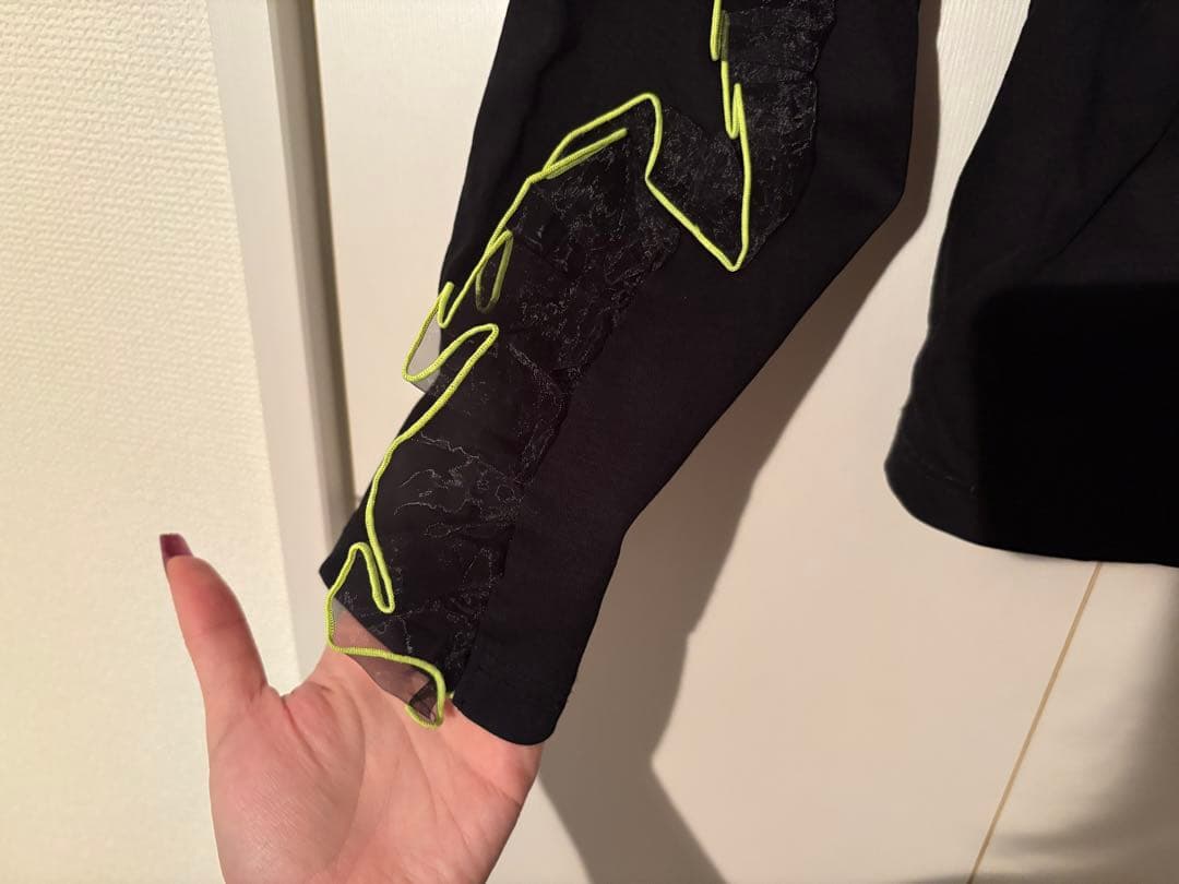 noir keininomiya フリル付き黒長袖トップス