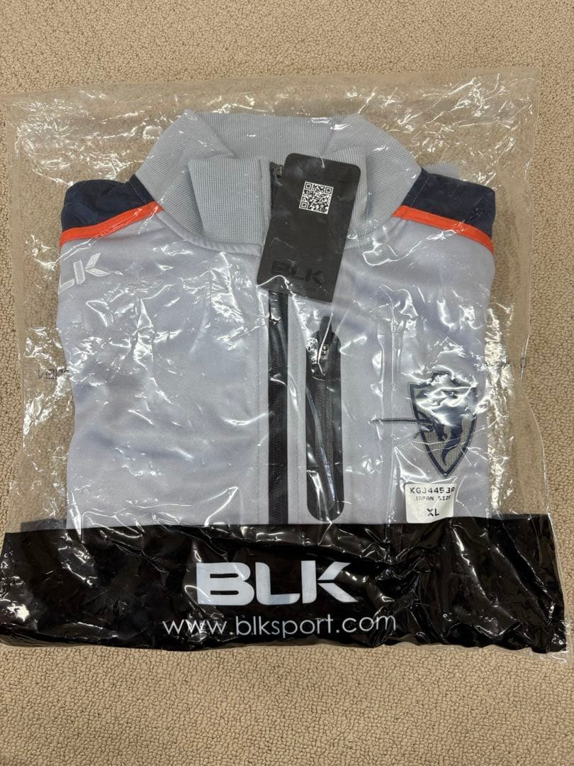 BLK シルバー ジップアップ ウォームアップウェア