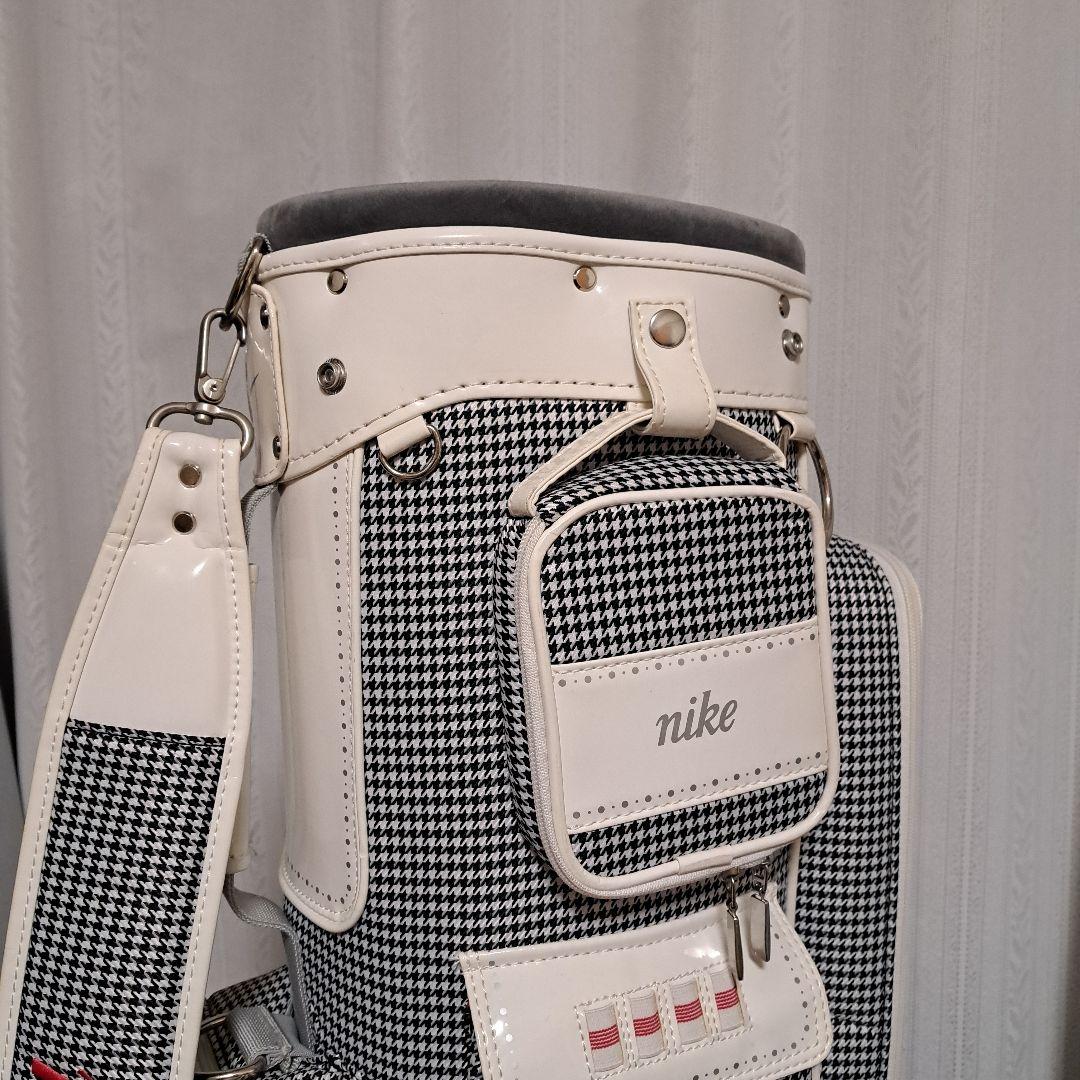 ナイキキャディバック、フード付き、8.5インチ。美品！