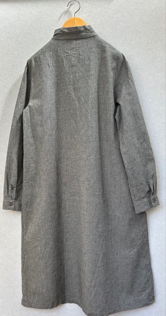 パラスパレス　コットンリネン　スタンド襟ワンピース