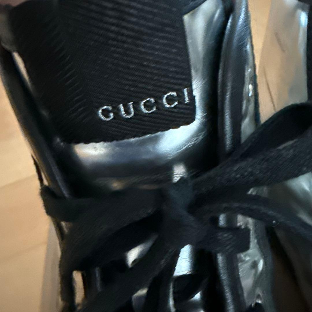 GUCCI（グッチ）シルバーレザーのスタッズ付きハイカットスニーカー23.5cm