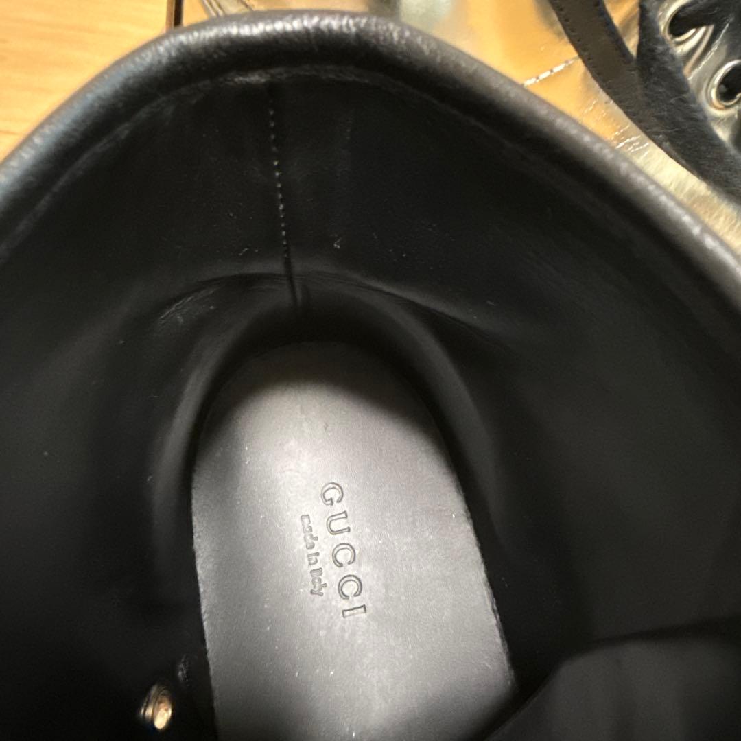 GUCCI（グッチ）シルバーレザーのスタッズ付きハイカットスニーカー23.5cm