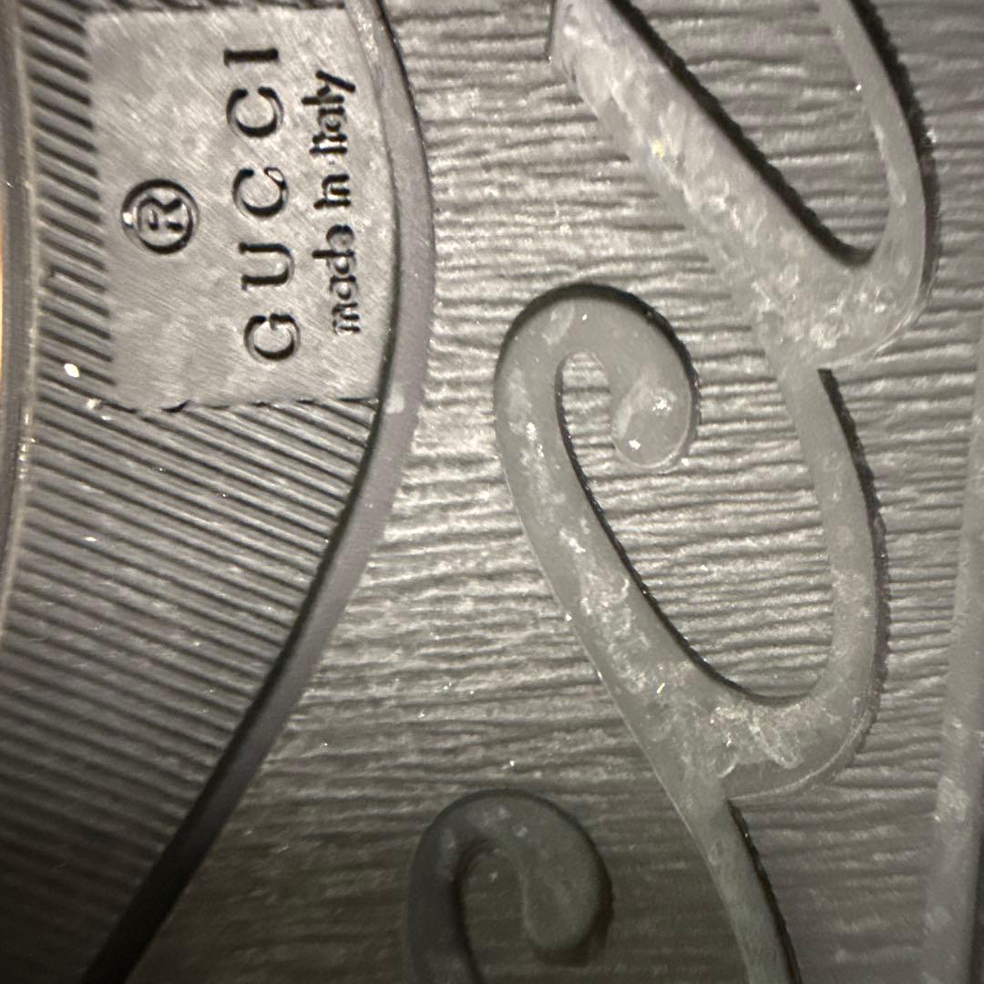 GUCCI（グッチ）シルバーレザーのスタッズ付きハイカットスニーカー23.5cm