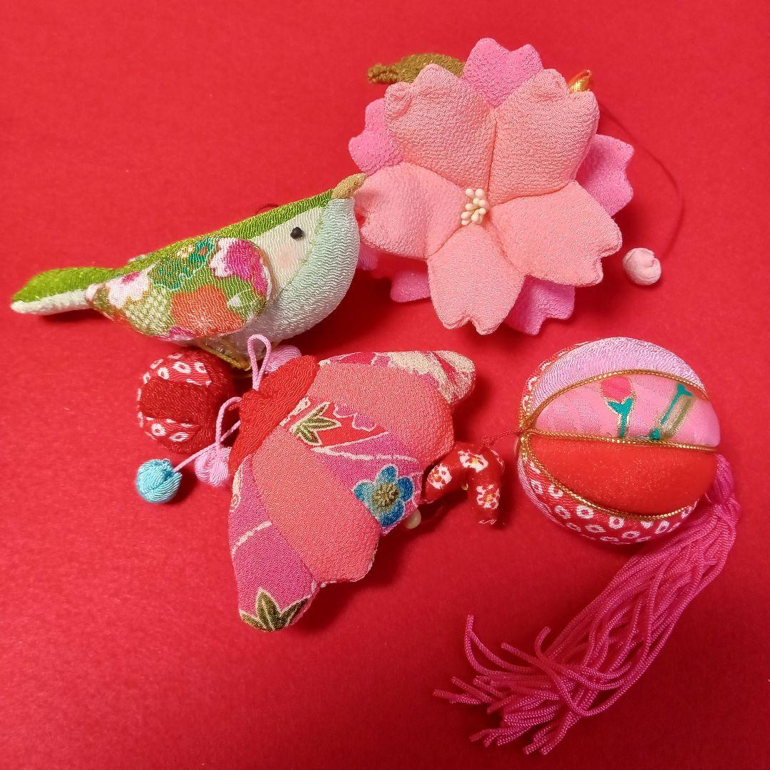 ちりめん細工♪ふんわりピンクのつるし飾り