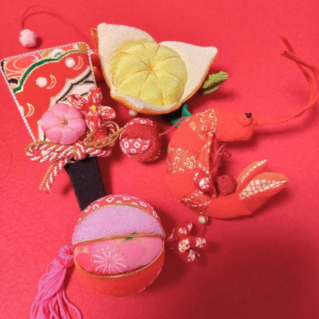 ちりめん細工♪ふんわりピンクのつるし飾り