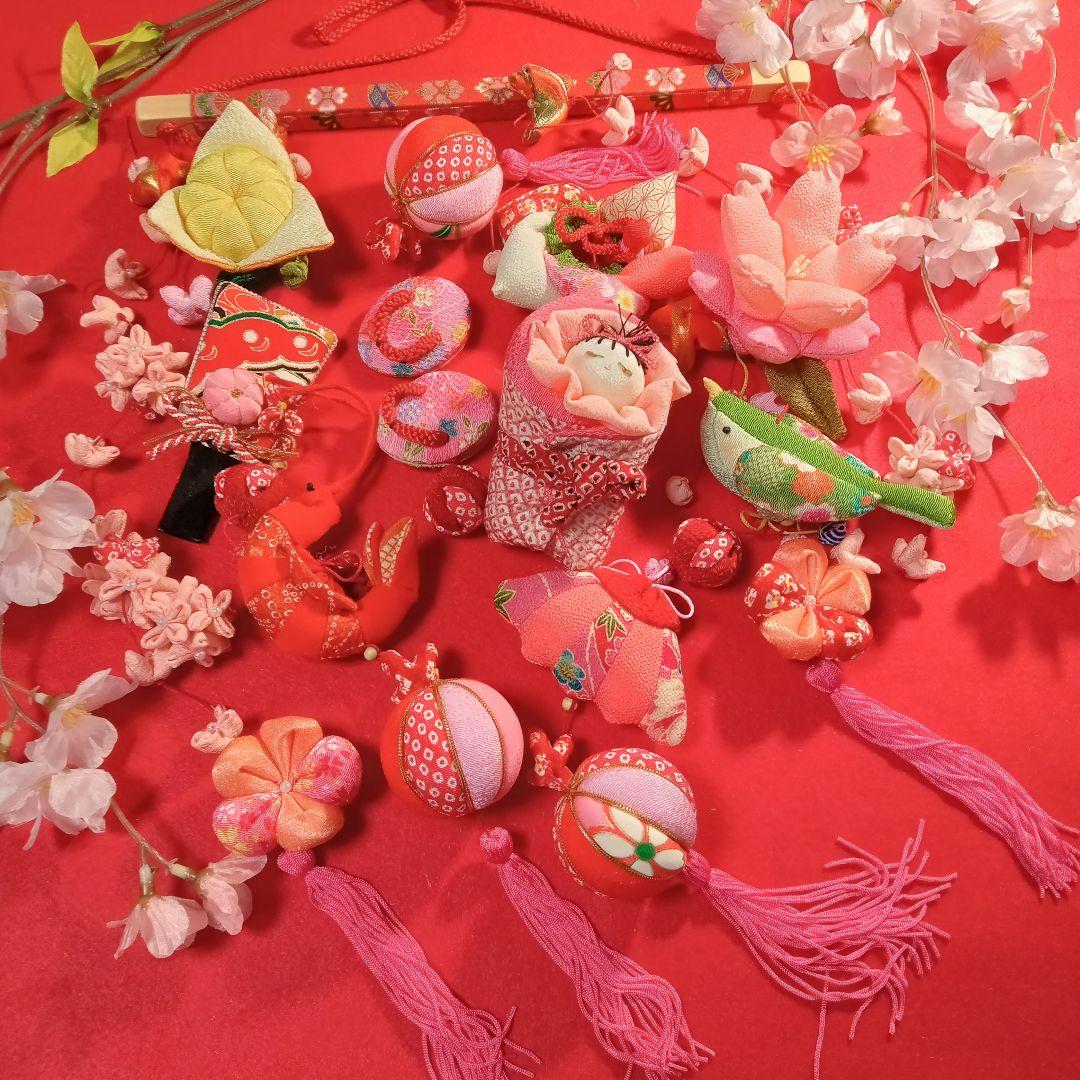 ちりめん細工♪ふんわりピンクのつるし飾り