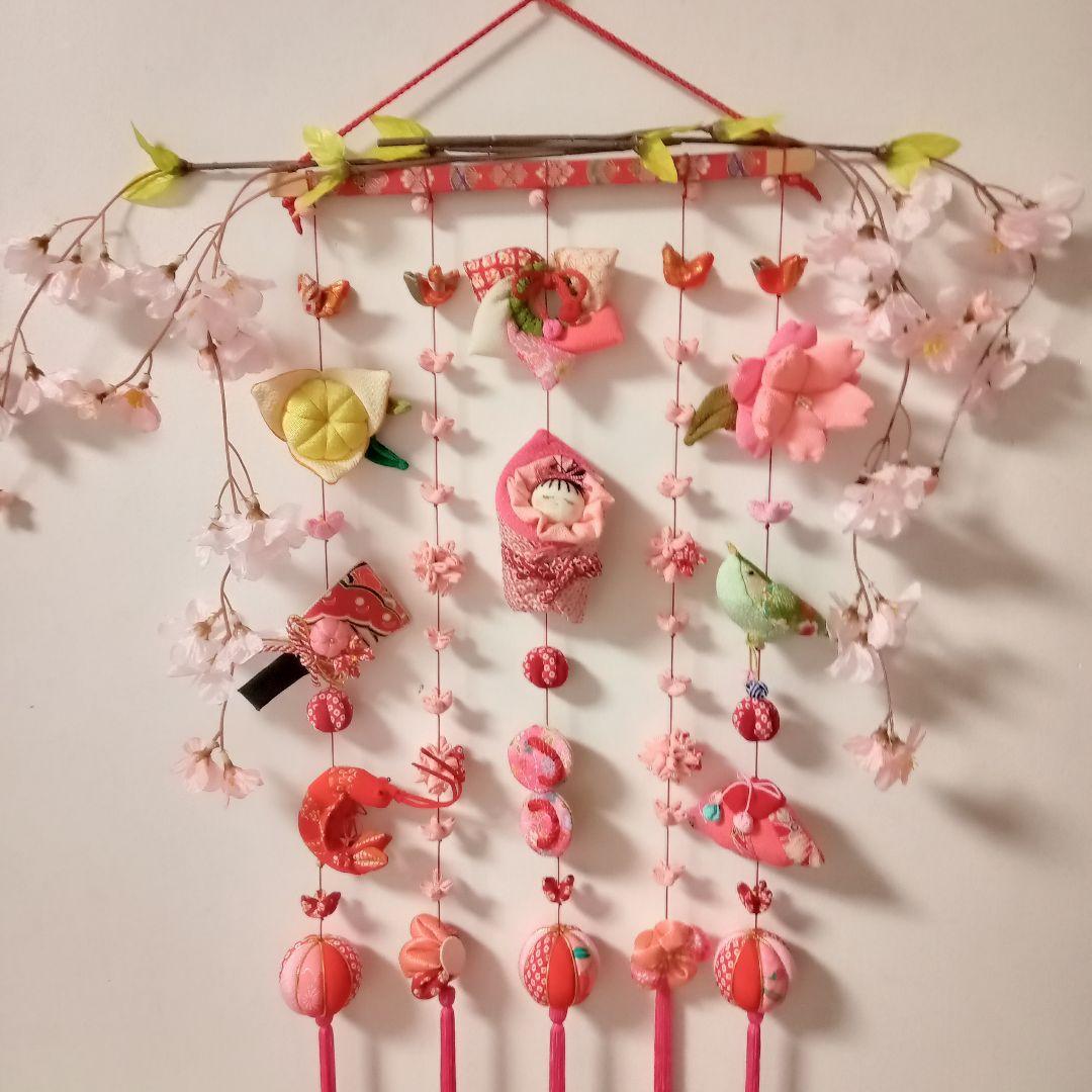 ちりめん細工♪ふんわりピンクのつるし飾り