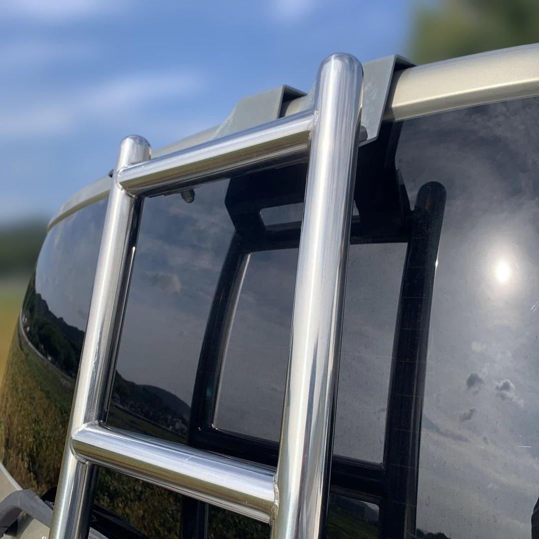 ミツビシ　三菱　デリカD5 リアラダーステー付き　中古品