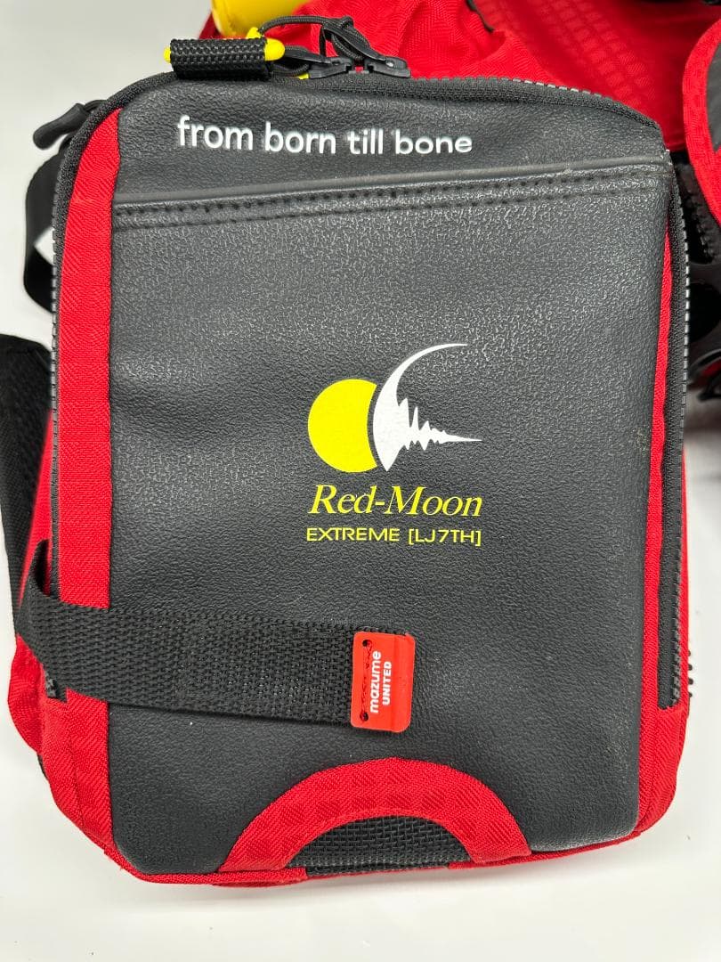 超人気 マズメ レッドムーンライフジャケットIX ポーチ付き