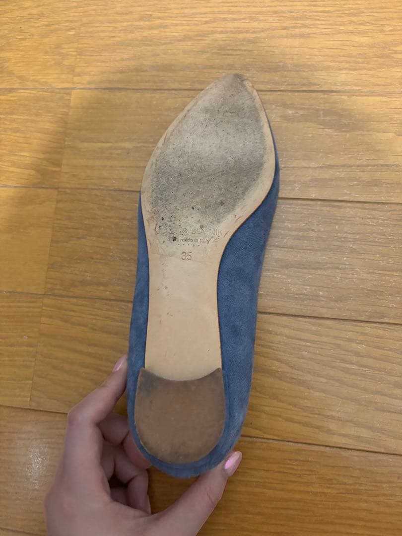 MANOLO BLAHNIK ポインテッドトゥ スエードレザーフラットシューズ