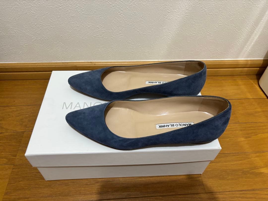 MANOLO BLAHNIK ポインテッドトゥ スエードレザーフラットシューズ