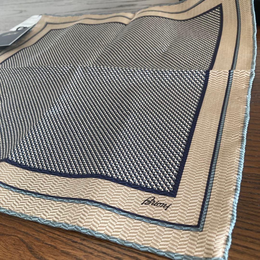 新品！ ブリオーニ Brioni マイクロモチーフ ポケットチーフ 9730