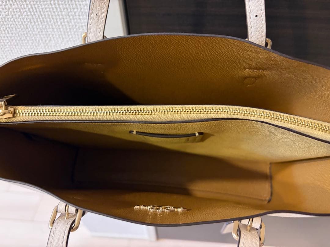 ◆美品◆COACH モリー ホワイト