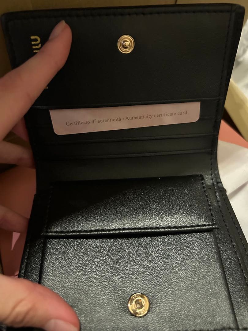 MIUMIU 二つ折り財布　ブラック