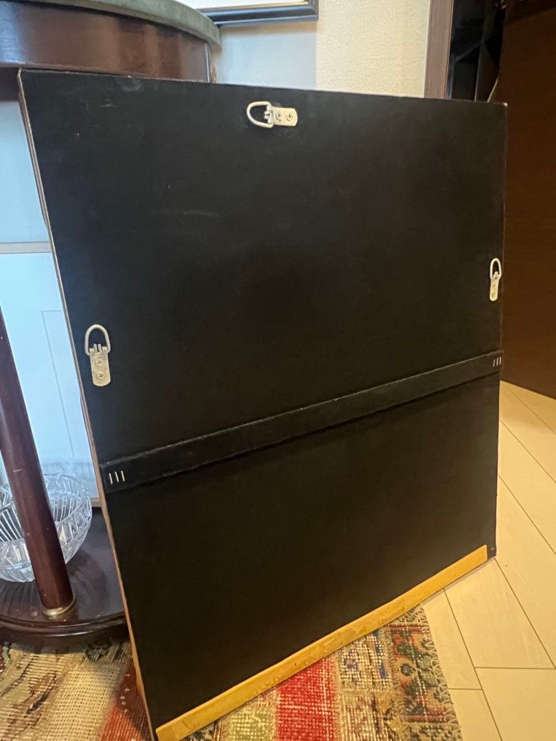 アンティーク風ゴールドの壁掛け鏡