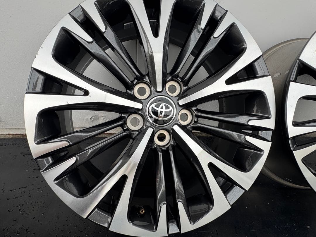 S　新車外し‼︎ ヤリスクロス Z 純正18インチホイール　①