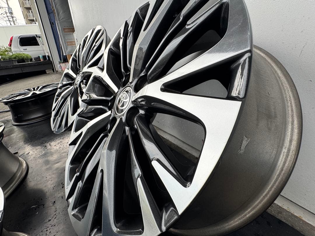 S　新車外し‼︎ ヤリスクロス Z 純正18インチホイール　①